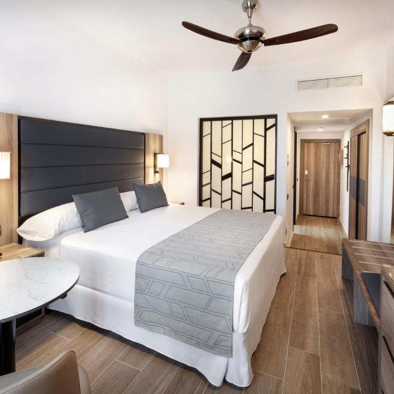 Hotel Riu Palace Oasis - Habitación Doble Pequeña con orientación al mar - 2