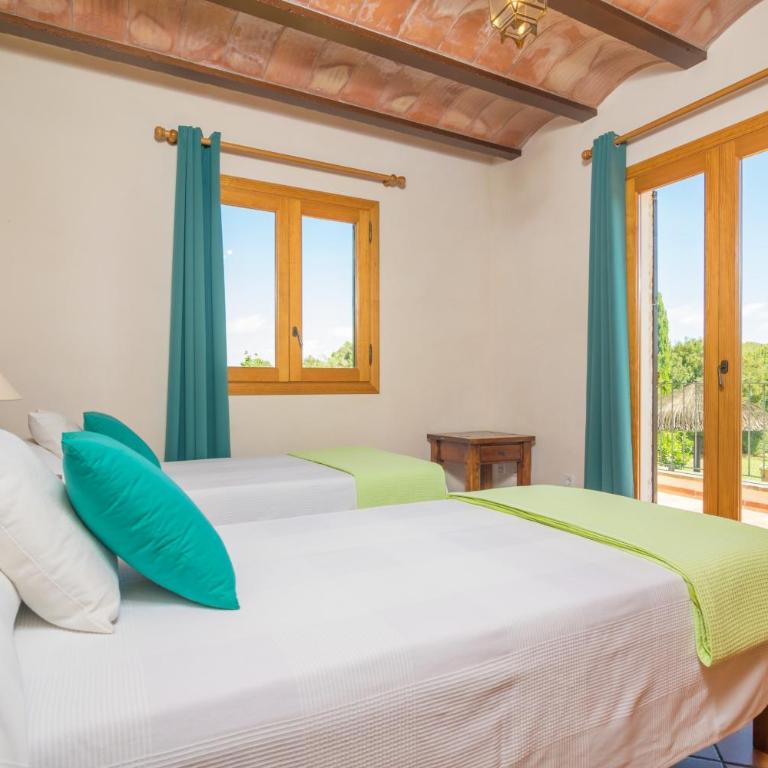 Can Mostatxet - Three-Bedroom Villa - 22
