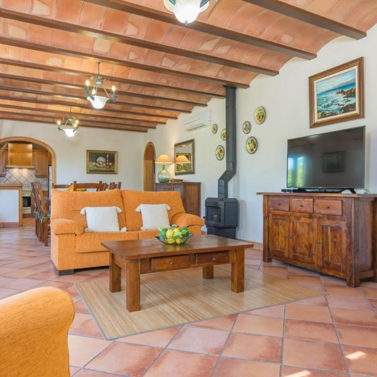 Can Mostatxet - Three-Bedroom Villa - 12
