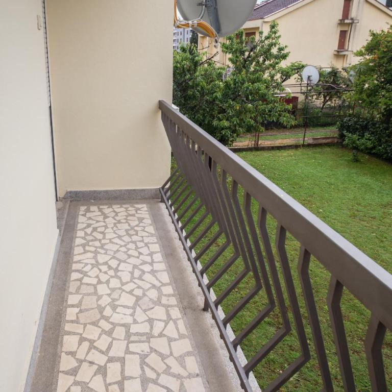 Castelomi - Double Room with Balcony - 5