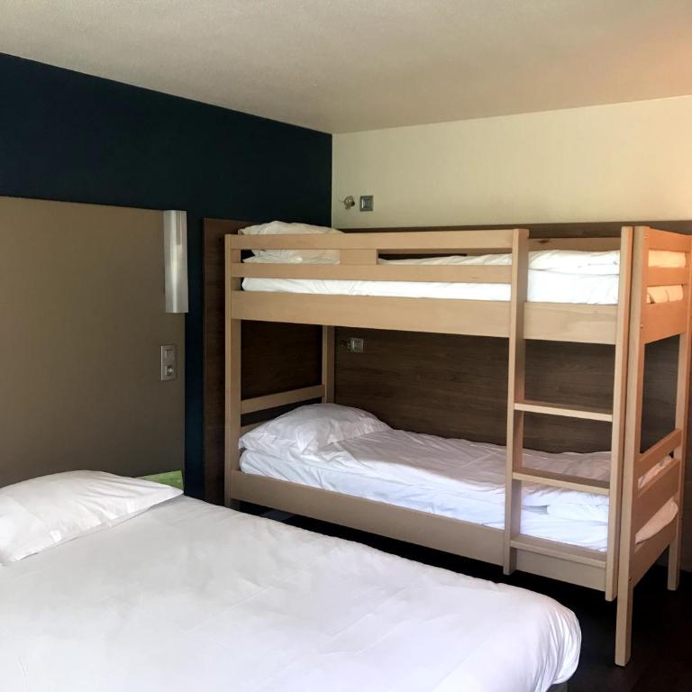 Campanile Millau - Chambre Familiale avec 1 Lit Double et 2 Lits Superposés - 7