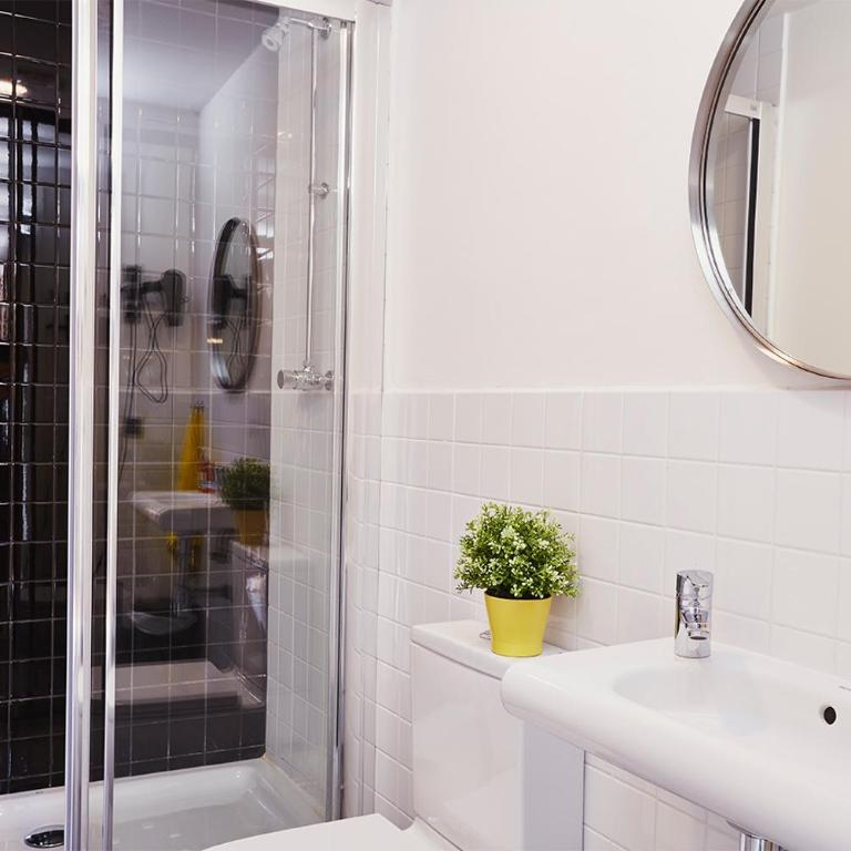 Free Hostels Barcelona - Double Room with Balcony - 7