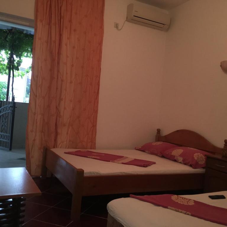 Apartmani Vuković - Trokrevetna Soba sa Terasom - 3