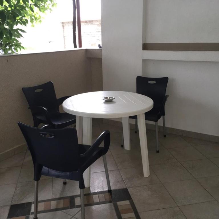 Apartmani Vuković - Trokrevetna Soba sa Terasom - 1