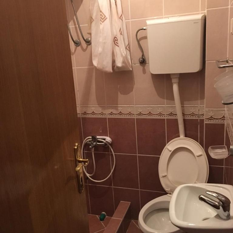 Apartmani Vuković - Trokrevetna Soba sa Terasom - 3
