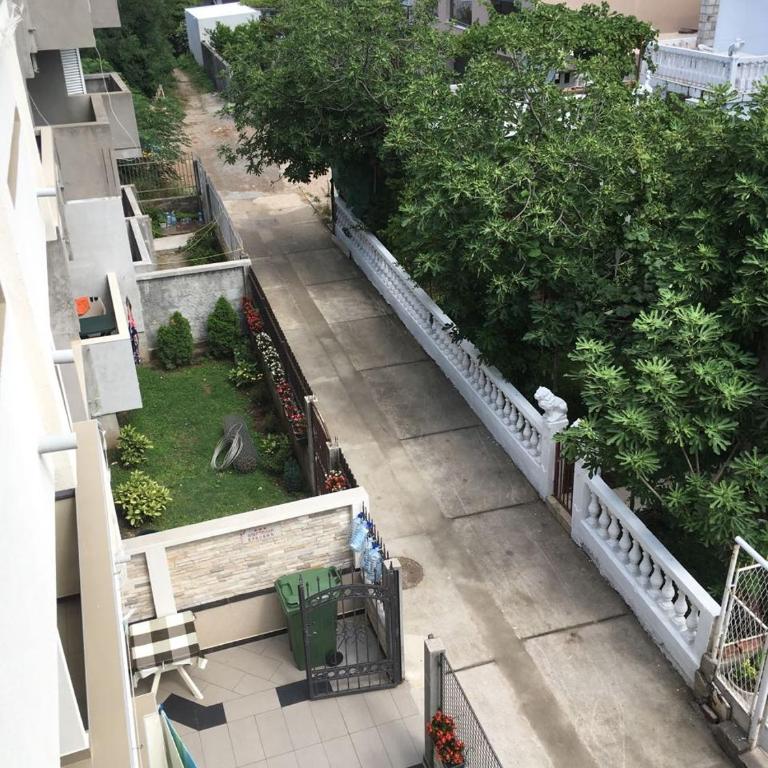 Apartmani Vuković - Trokrevetna Soba sa Terasom - 6