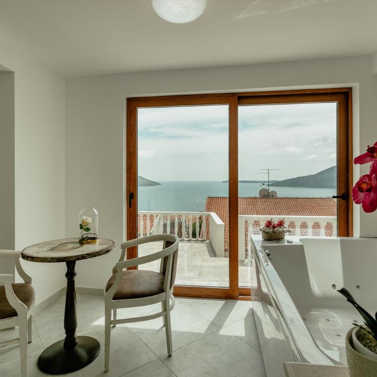 Apartments Belvedere - Studio Apartment with Sea View - 11