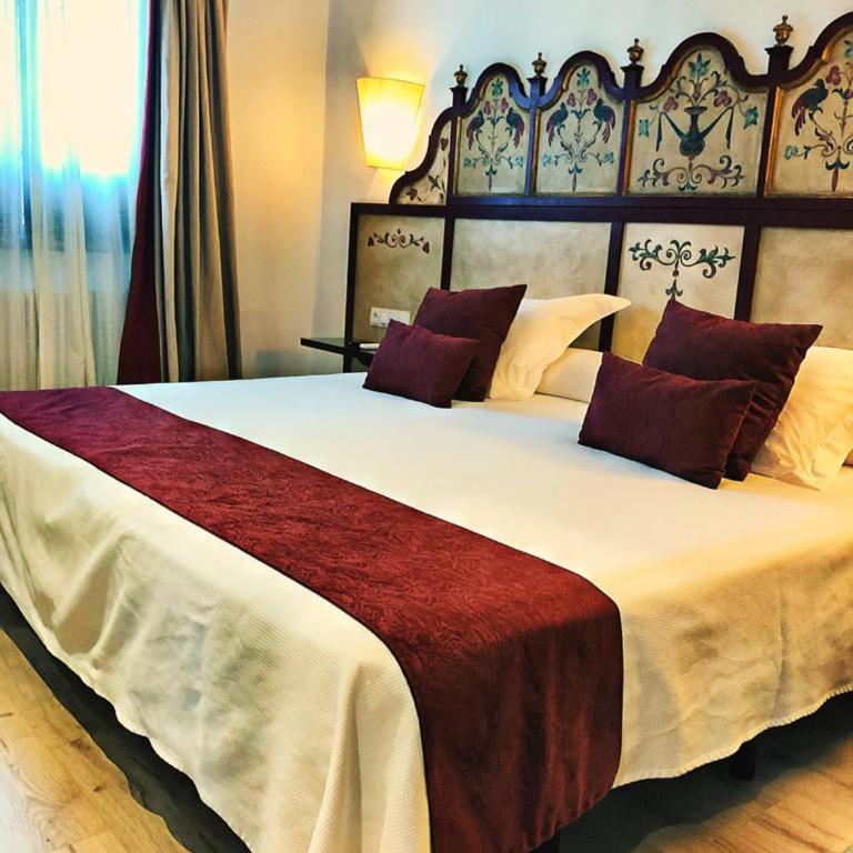 Hotel Hacienda del Cardenal - Suite con cama extragrande - 2