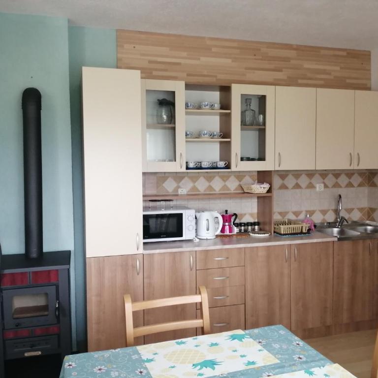River Bank Apartments & Castle view - Three-Bedroom Apartment - 25