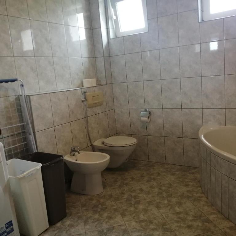 River Bank Apartments & Castle view - Three-Bedroom Apartment - 29