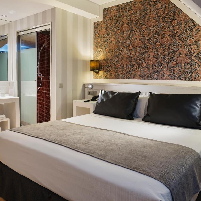 Catalonia Reina Victoria - Habitación Doble con terraza y vistas - 3