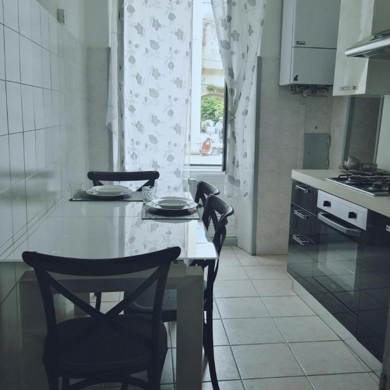 LA CASA SULLA PIAZZETTA - Appartamento con 1 Camera da Letto - 8