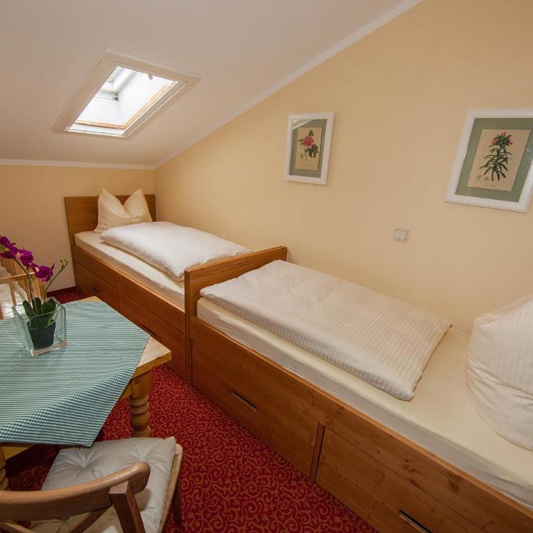 Gästehaus Lärchenhang mit Hallenbad & Sauna - Suite mit Balkon - 3