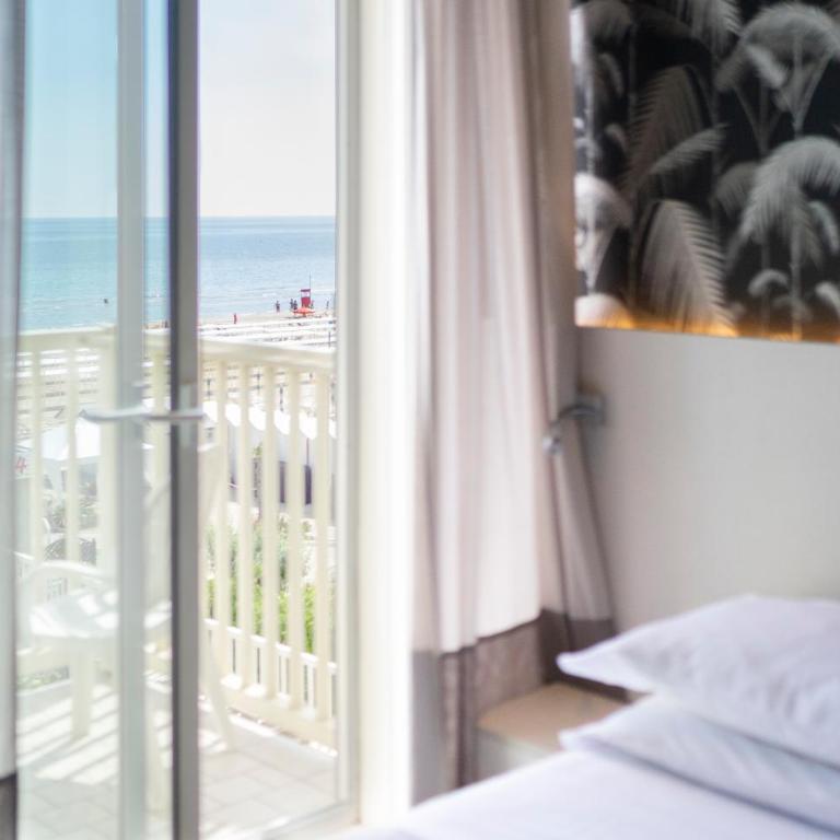 Hotel Gemma - Double or Twin Room with Sea View - 1
