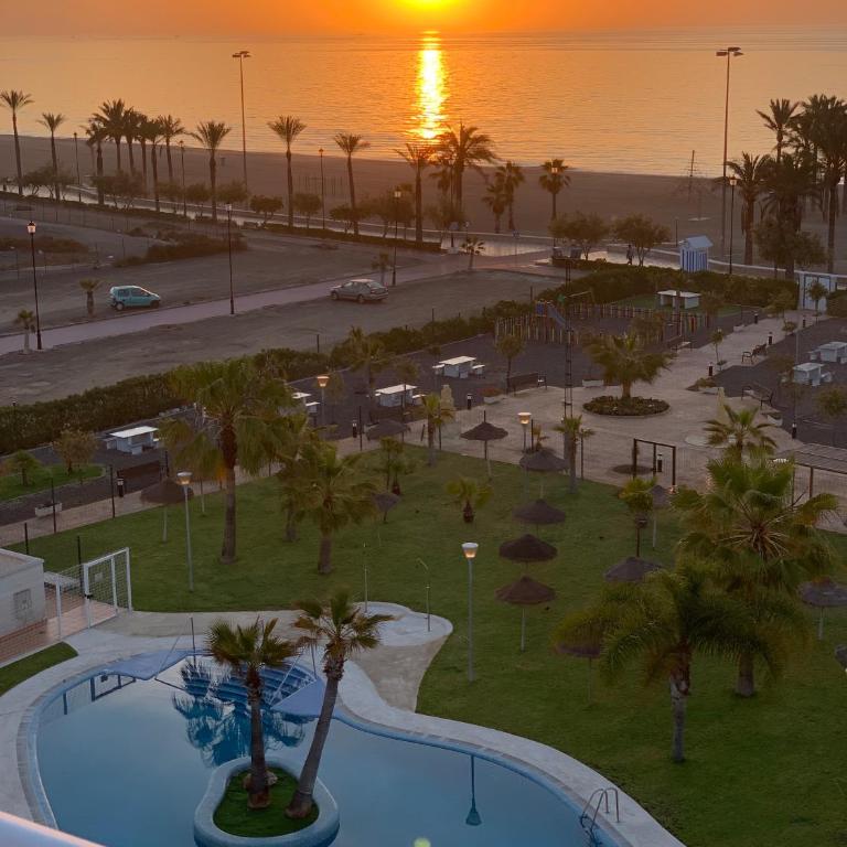 Seafront Penthouse Almeria - Two-Bedroom Apartment - 12