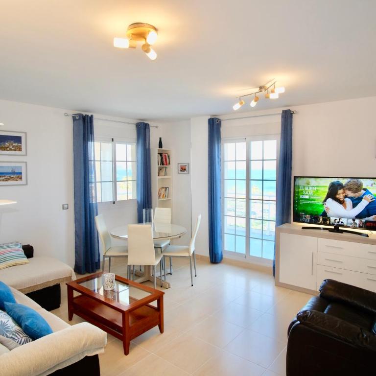 Seafront Penthouse Almeria - Two-Bedroom Apartment - 11