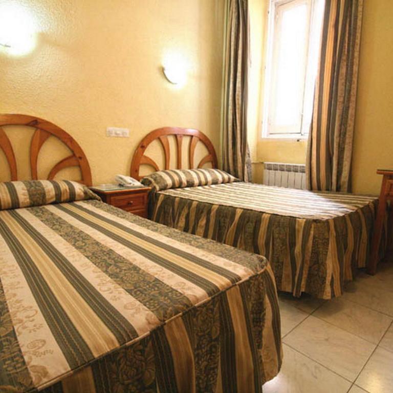 Hostal La Perla Asturiana - Habitación Doble - 2 camas - 5
