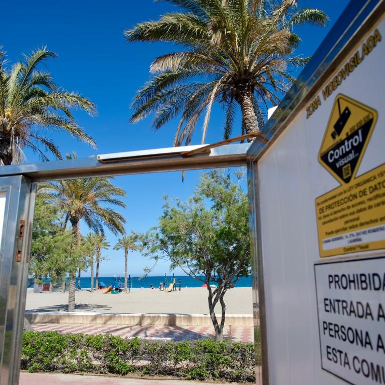 Seafront Penthouse Almeria - Two-Bedroom Apartment - 9