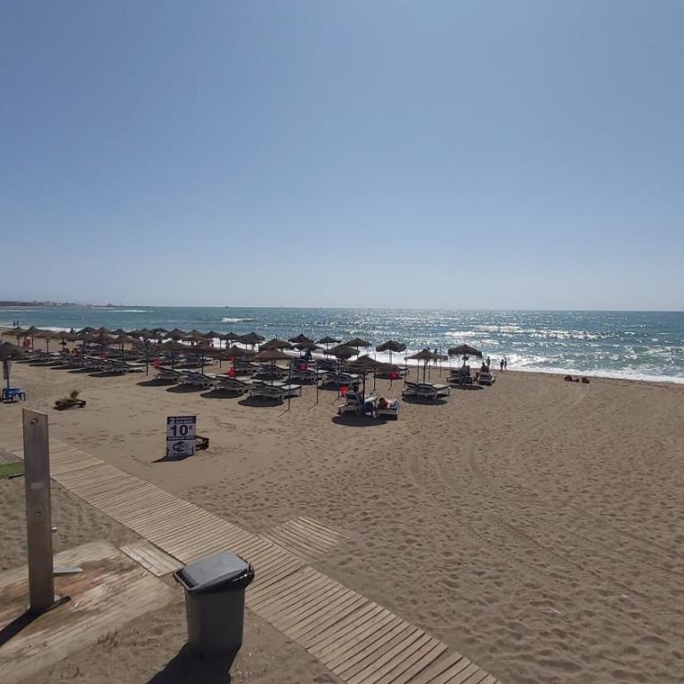 Apartamento recién renovado 1ª línea en Benalmádena - Apartamento de 1 dormitorio - 42