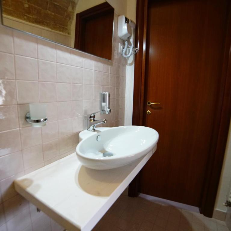 L' Infinito dei Sassi - Deluxe Double or Twin Room with City View - 18