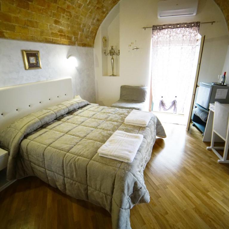 L' Infinito dei Sassi - Deluxe Double or Twin Room with City View - 10