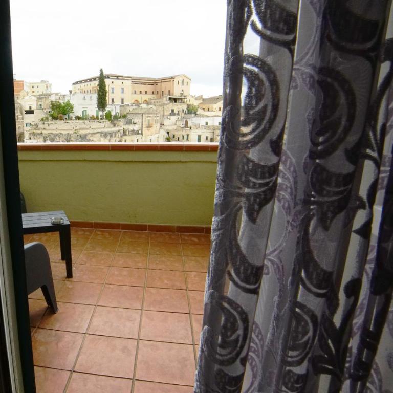 L' Infinito dei Sassi - Deluxe Double or Twin Room with City View - 11