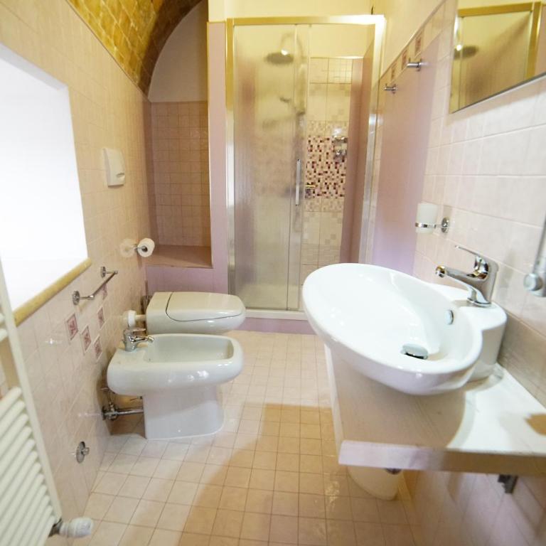 L' Infinito dei Sassi - Deluxe Double or Twin Room with City View - 17