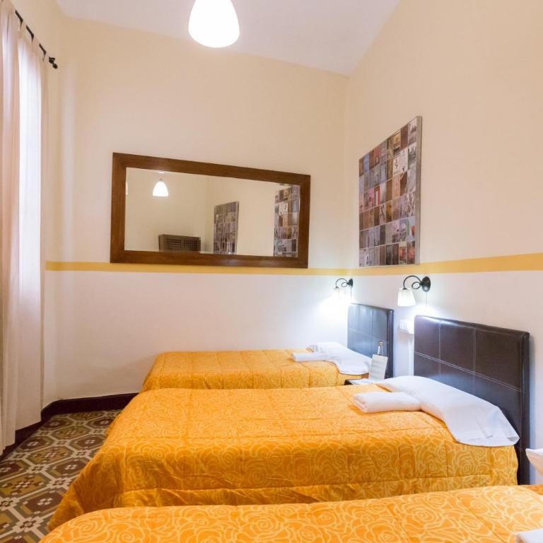 Nuevo Suizo - Habitación Doble con cama supletoria y baño compartido (3 adultos) - 2