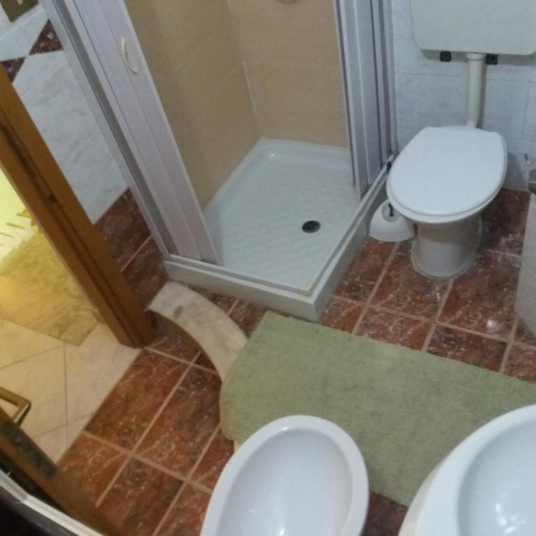 B&B Villa Pegaso - Camera Matrimoniale/Doppia con Letti Singoli con Bagno Privato Esterno - 4