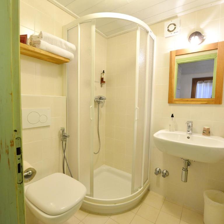 Hotel Petit Dahu - Chambres et Restaurant - Camera Matrimoniale - 1