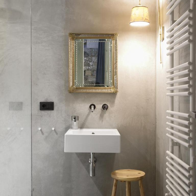 ISONZO SUITES - Camera King Deluxe - 8