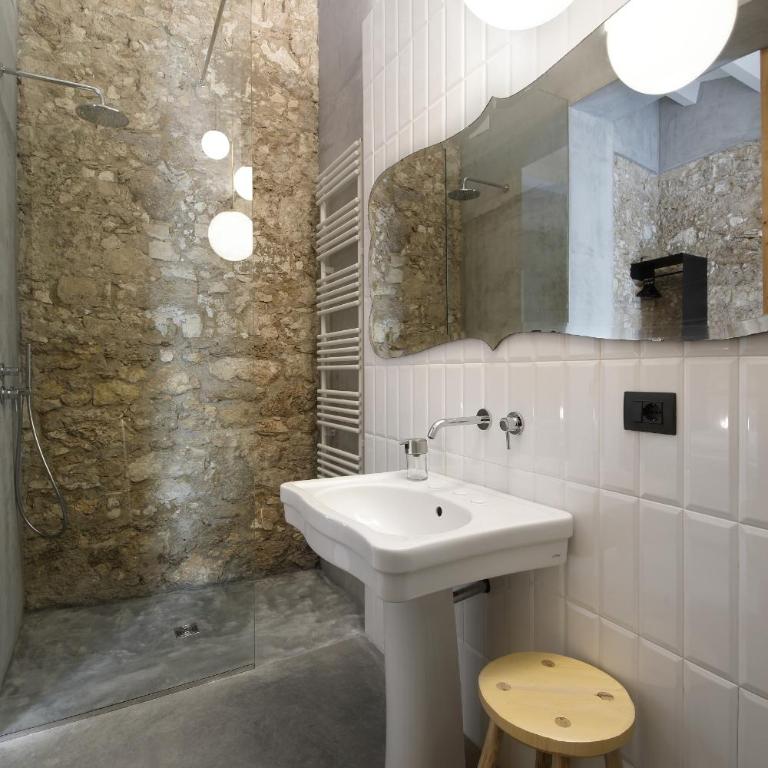 ISONZO SUITES - Camera Matrimoniale Deluxe con Doccia - 8