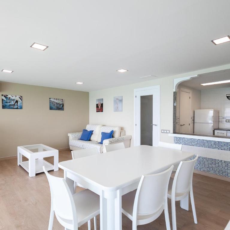 UHC Acantilados Family Apartments - Superior Apartment - 9