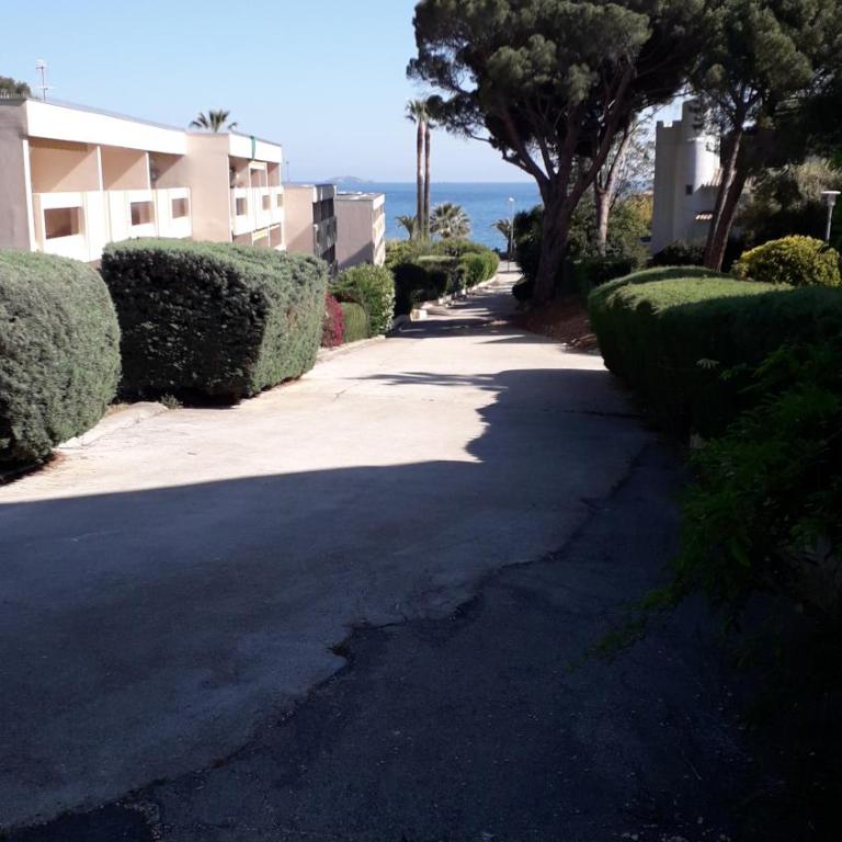 Bandol nature et loisirs: Parking/ Piscine - Apartment - 18