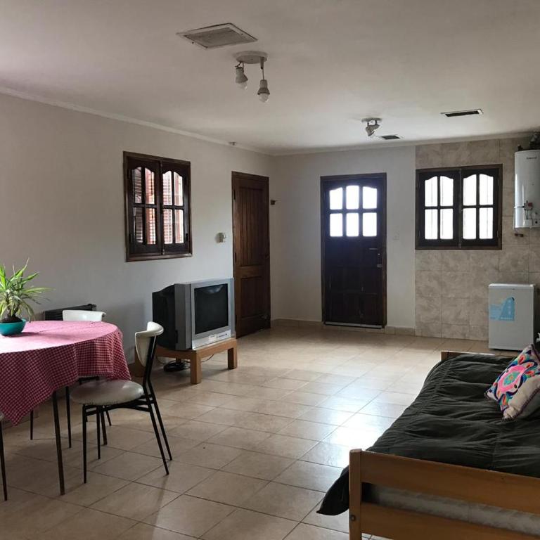 Departamento a metros del Hospital Privado y Clinica Vélez Sardfield - Apartamento de 1 dormitorio - 5