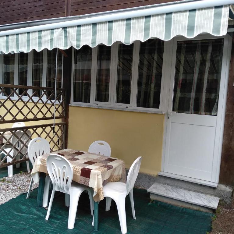Camping Luni - Bungalow con 2 Camere da Letto - 2