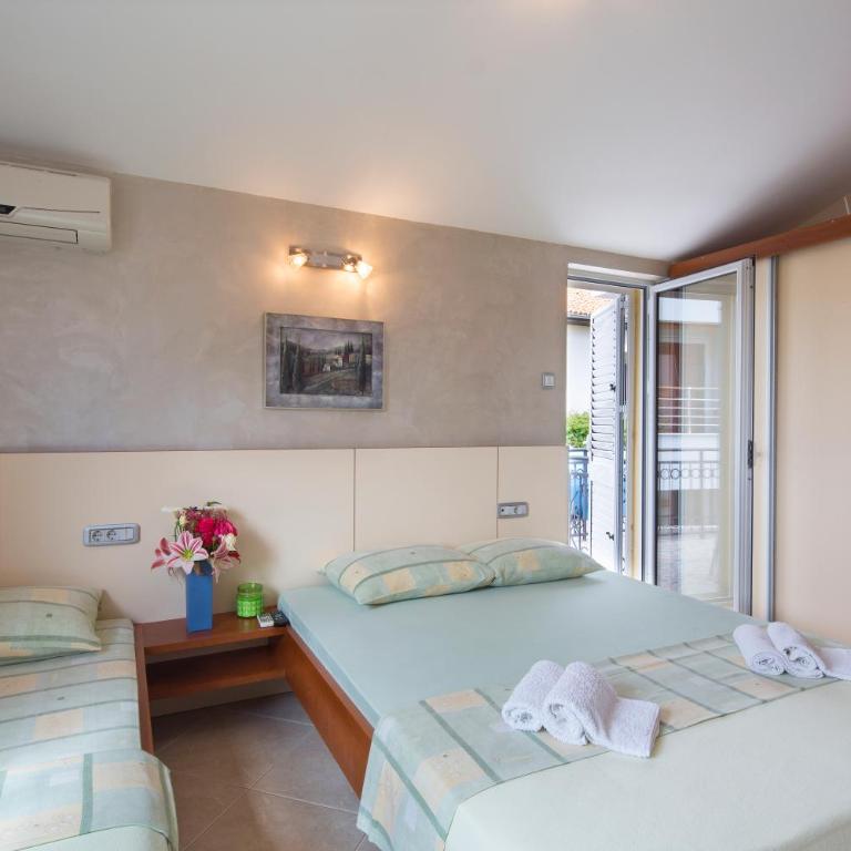 Vila Hortenzija - Apartment with Terrace - 7