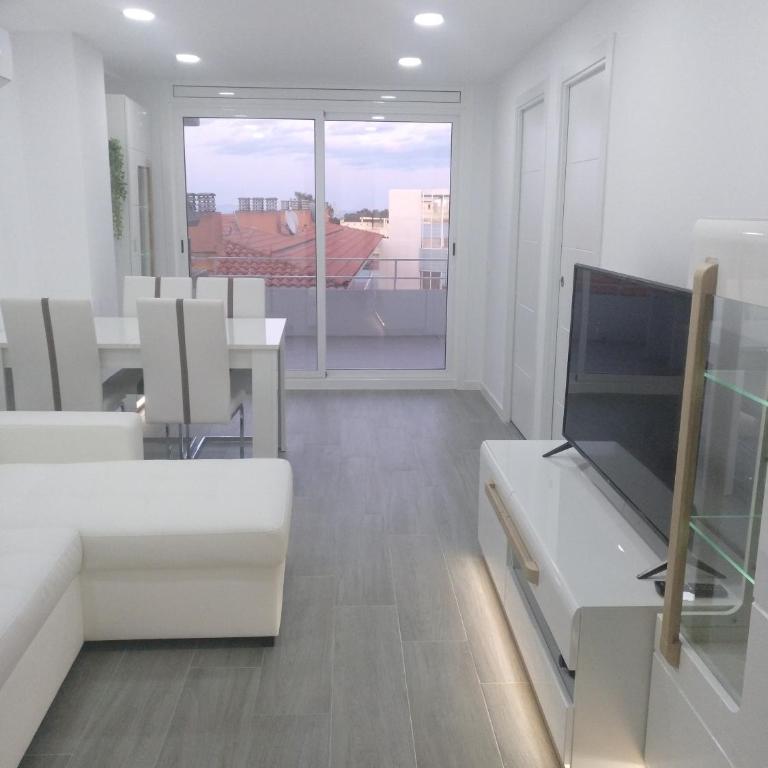 Luxury CAP SALOU with POOL & BARBECUE & WIFI - Two-Bedroom Apartment - 14