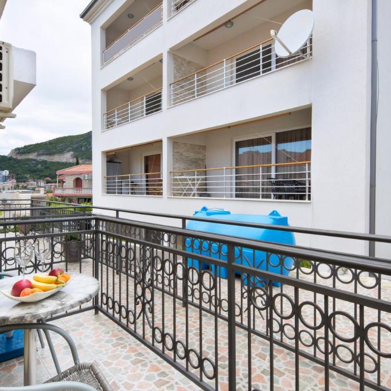 Vila Hortenzija - Apartment with Balcony - 3