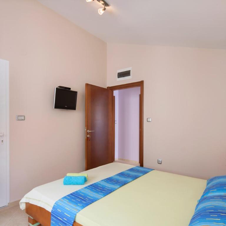 Vila Hortenzija - Apartment with Balcony - 1