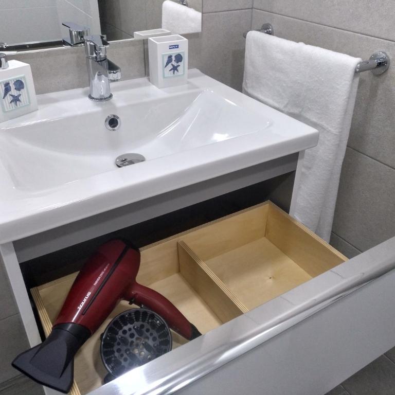 Luxury CAP SALOU with POOL & BARBECUE & WIFI - Two-Bedroom Apartment - 16