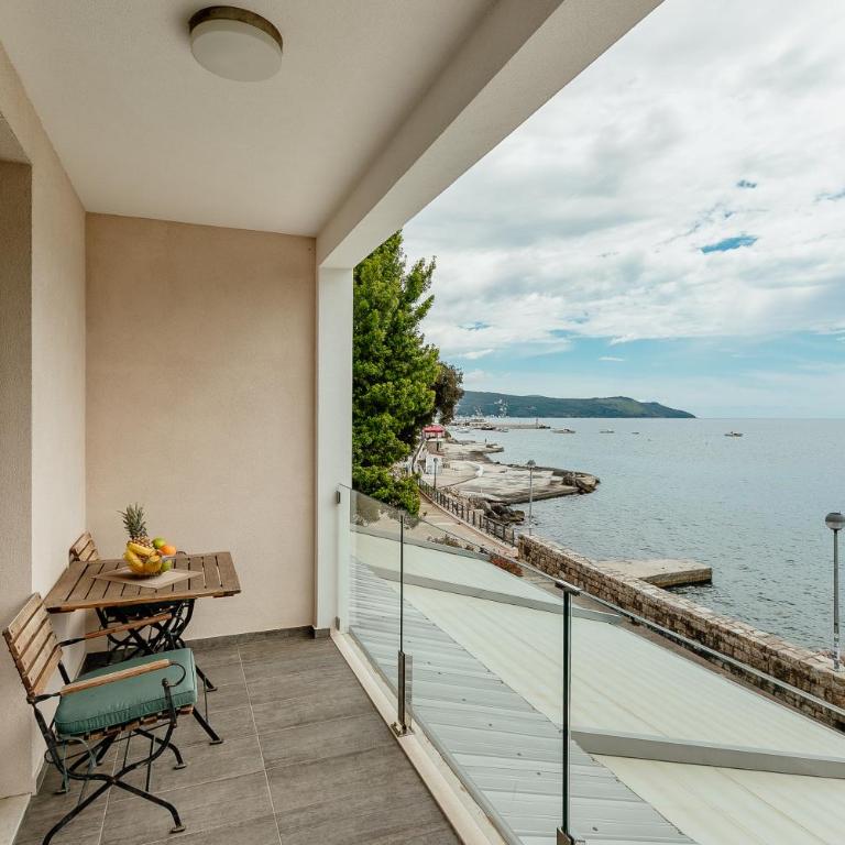 Apartments Joy - Studio Apartment with Sea View - 30