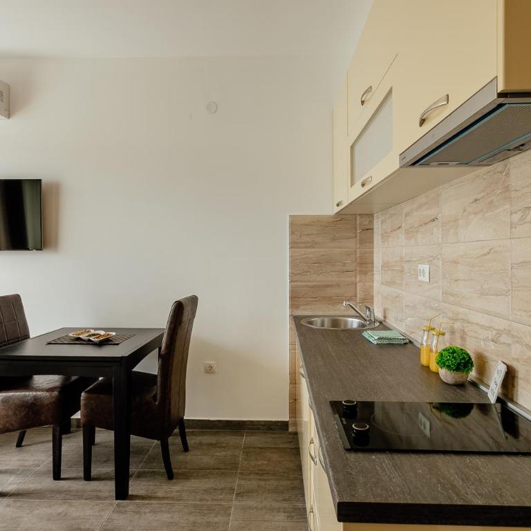 Apartments Joy - Studio Apartment with Sea View - 32