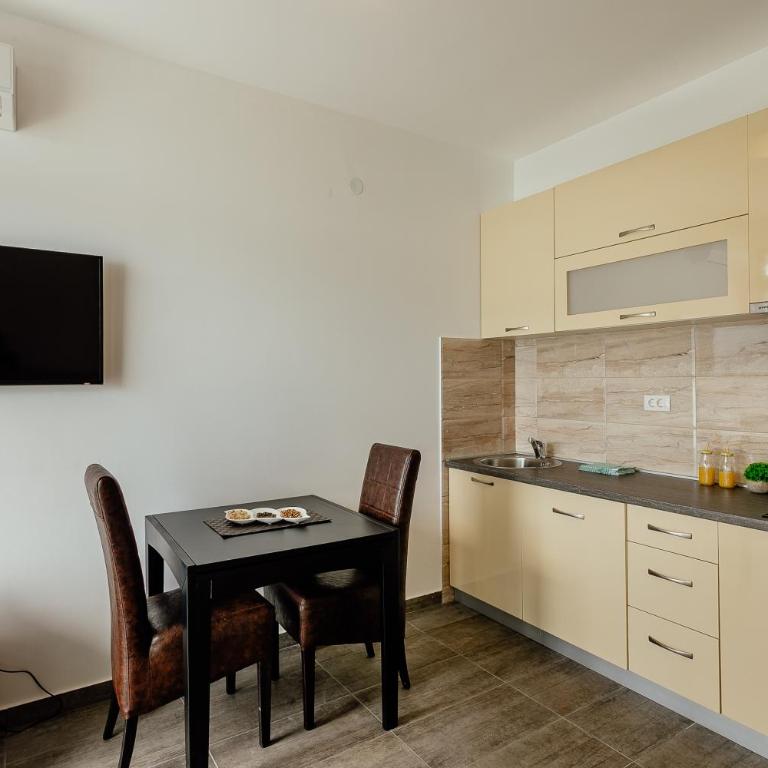 Apartments Joy - Studio Apartment with Sea View - 35