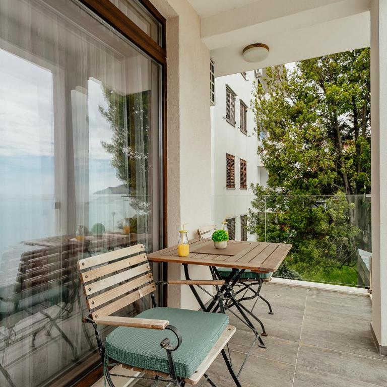 Apartments Joy - Studio Apartment with Sea View - 13