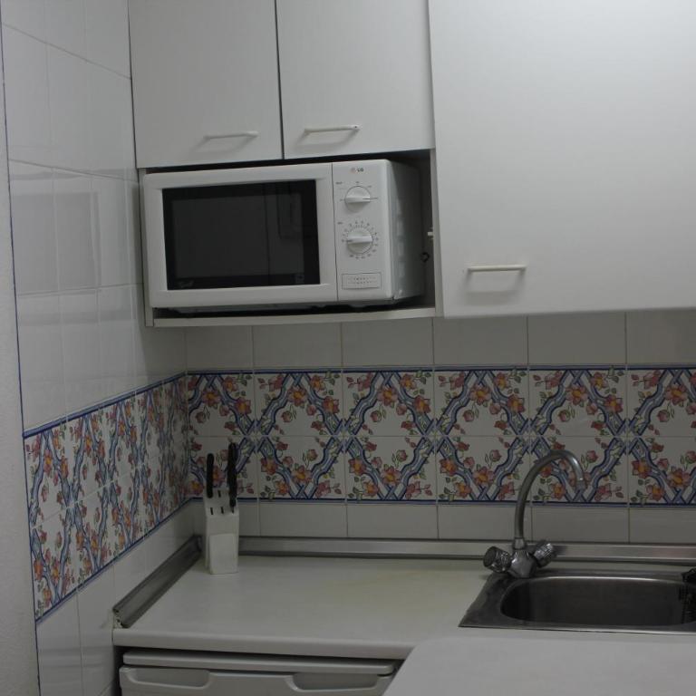 APARTAMENTOS EL VELERO VIP - Two-Bedroom Apartment - 17