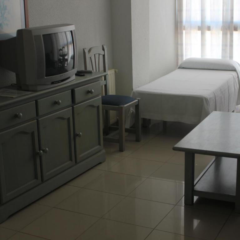 APARTAMENTOS EL VELERO VIP - Two-Bedroom Apartment - 11