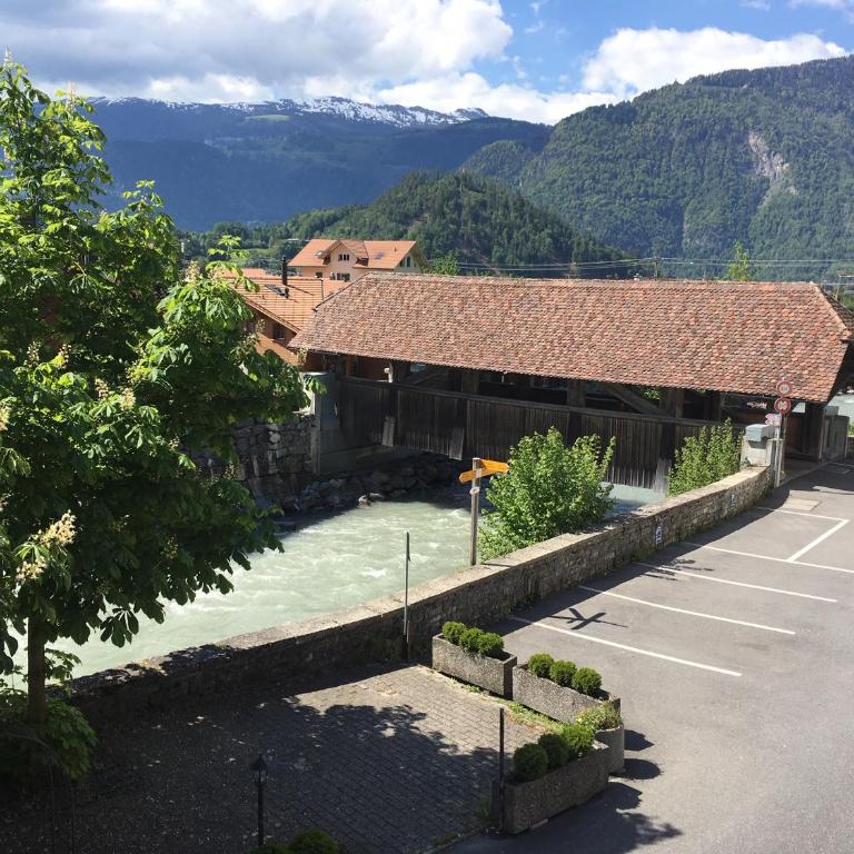 Historic Hotel Steinbock - Doppelzimmer mit Fluss- und Bergblick - 3