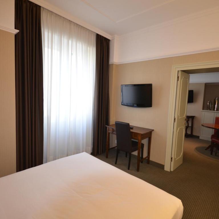 Astoria Hotel Italia - Junior Suite - 12