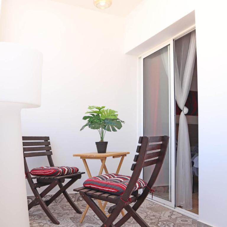 ViNALUX - Habitación Triple con balcón - 5